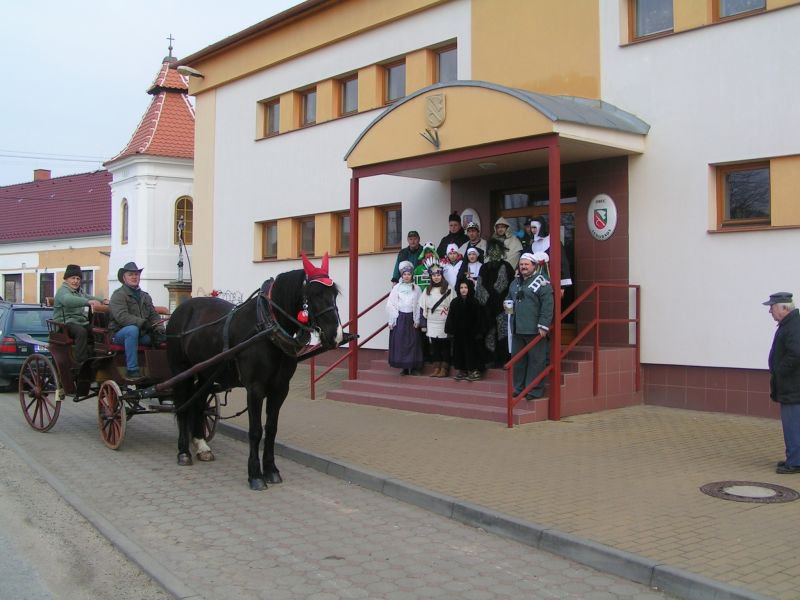 "Máme povoz, máme hudbu ..můžeme vyrazit"