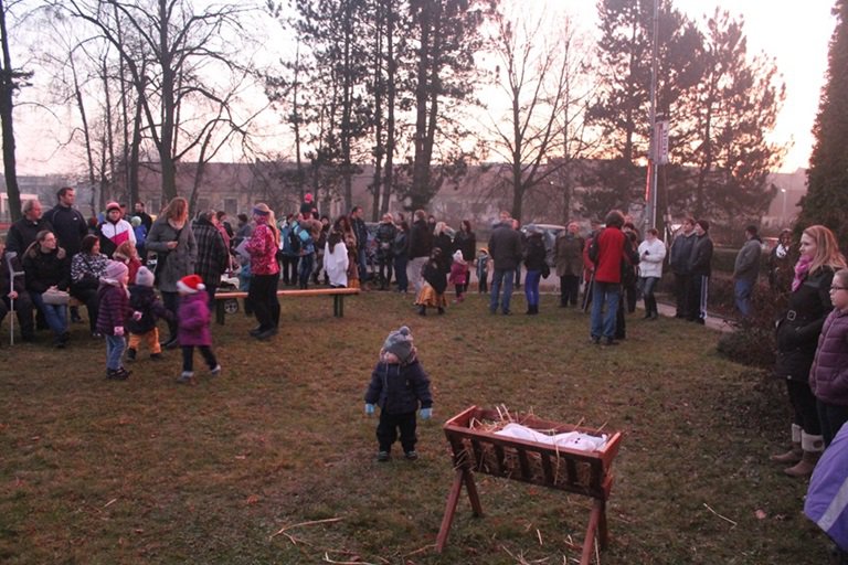 Akce byla zahájena ještě za světla kolem 16 hodiny.