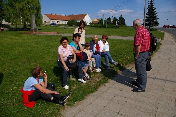 Zde již znaveni čekají na záchranu v podobě integrované dopravy :)