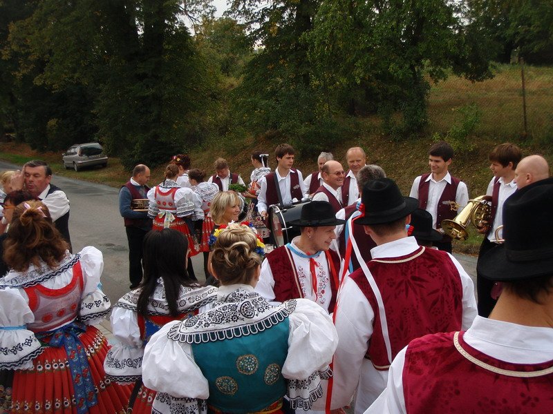 Dokončili jsme poslední přípravy a počkali na muzikanty: