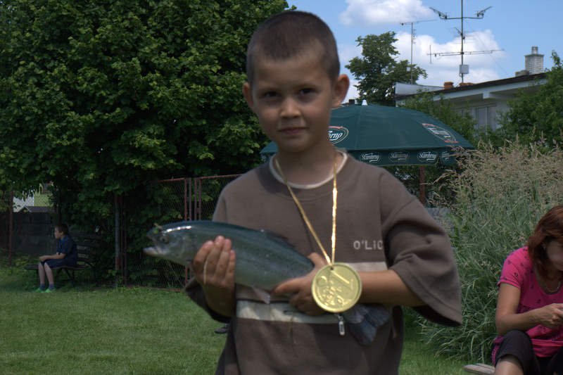 Výherce i s kořistí.