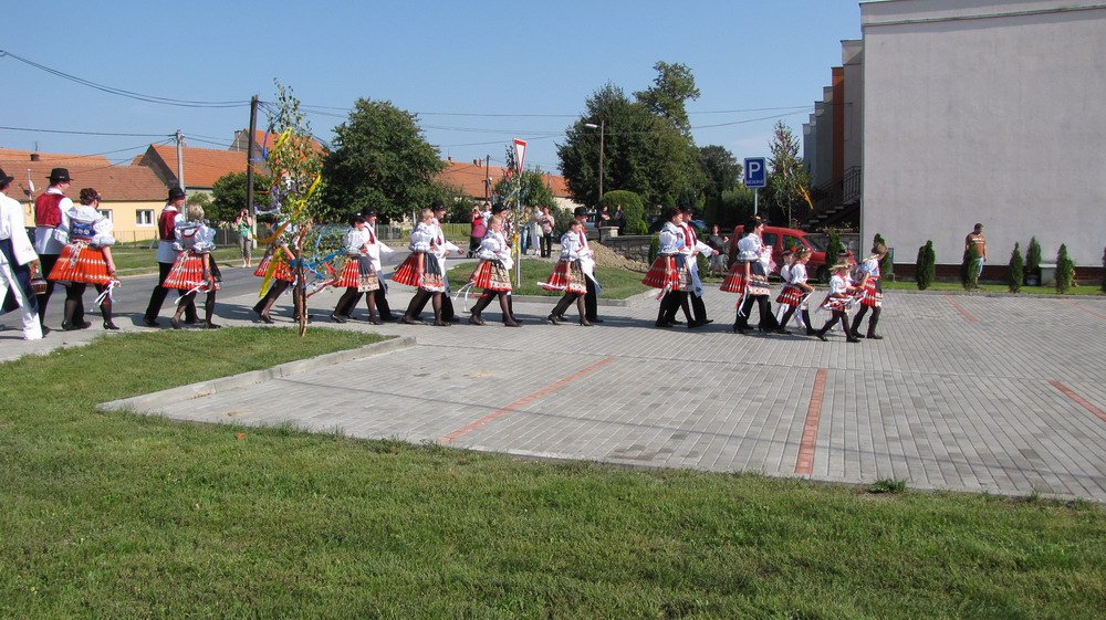 .. a pochod od máje na plac.