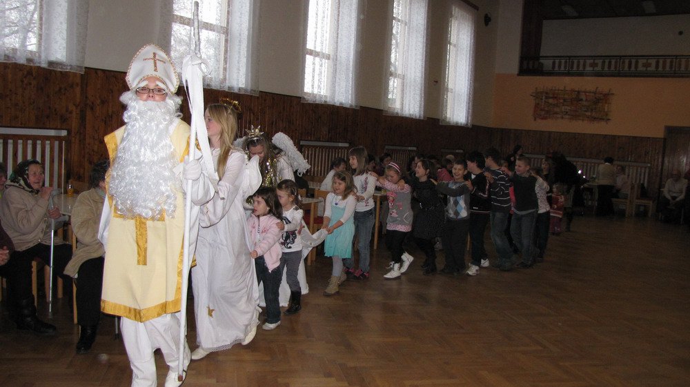 Oblíbený vláček na písničku "Jede, jede mašinka.."