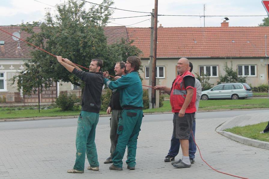 Pak přišla na řadu lana..