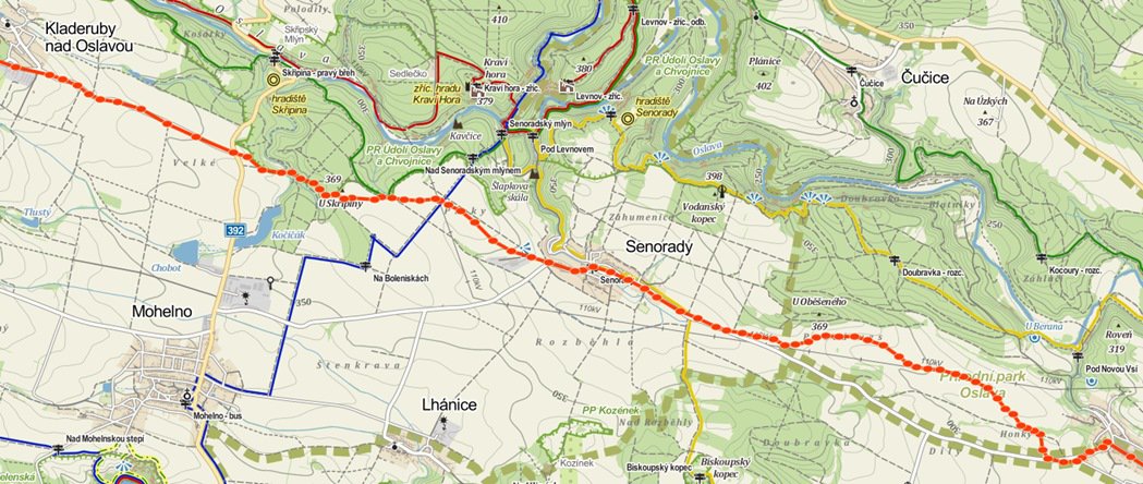 Turistická mapa (Mapy.cz) s vyznačením středověké cesty. 