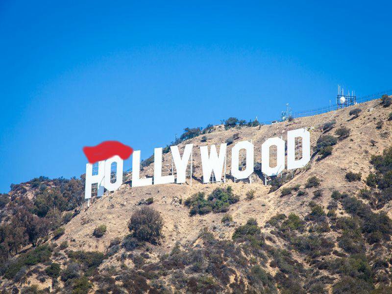 Odpočinek na kopci nad Hollywoodem... pořízeno neznámým fotografem a uveřejněno na facebookovém profilu... naši pátrači se osvědčili... nevysedávají v té hasičce nadarmo :-))