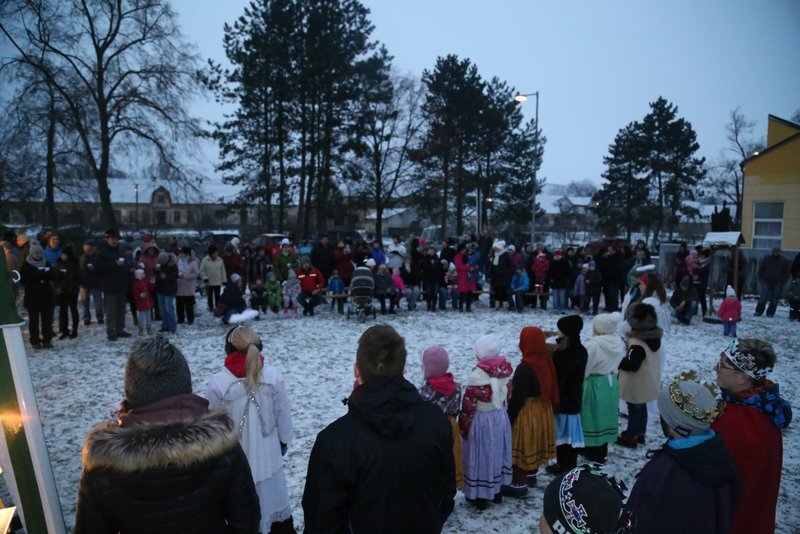 Děti před nadílkou předvedly svůj program širokému publiku