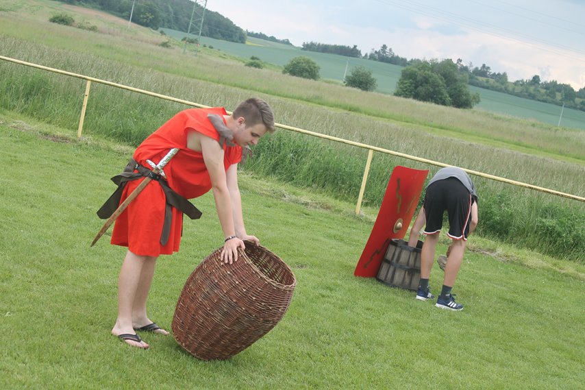 Disciplína pořádaná římskými legionáři.